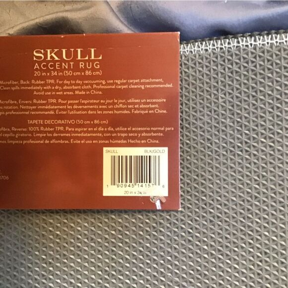NWT Skull Accent Rug/Door Mat- Halloween! - Picture 4 of 4
